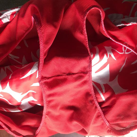 Quiksilver Red Leaf Print Cargo Swim Trunks Men's Size Large - Picture 5 of 9